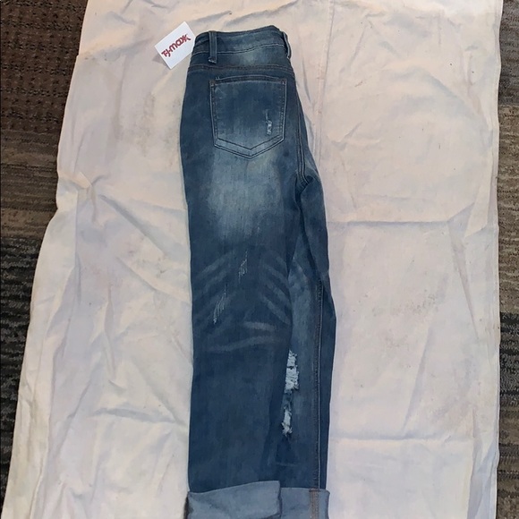 Skinny Capri Jeans - Picture 3 of 3